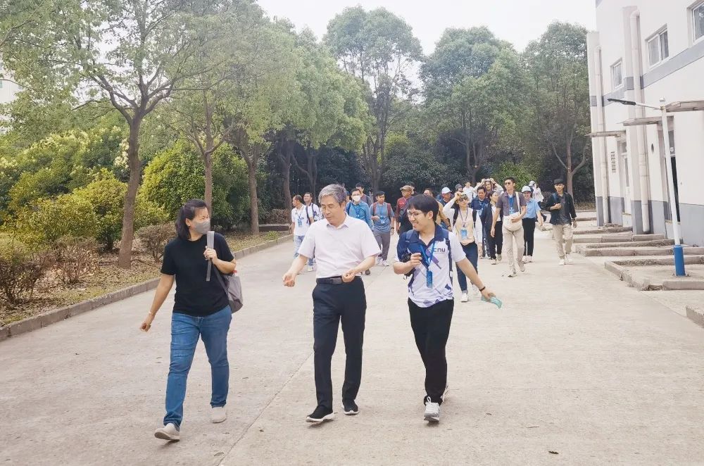 东盟国家农产品质量安全研修班代表到我会会长黄明企业——南京黄教授食品科技有限公司交流学习配图