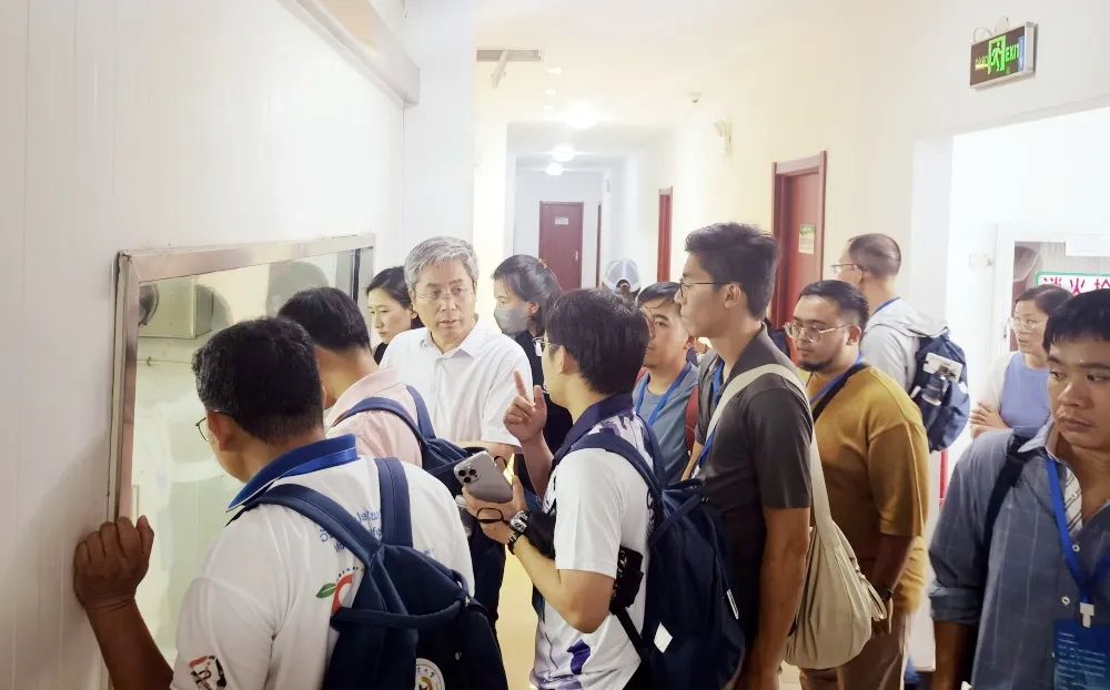 东盟国家农产品质量安全研修班代表到我会会长黄明企业——南京黄教授食品科技有限公司交流学习活动照片3